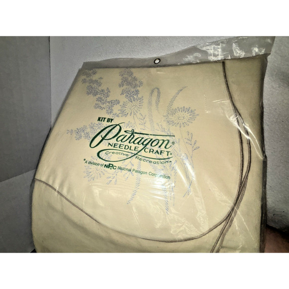 Vtg Paragon Needlecraft Tablecloth Only Contada Embroidery 0403 51 x 70 1976 NOS - Picture 5 of 9